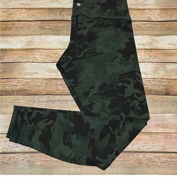 Lululemon High-Rise - Wunder Under Luxtreme - Camouflage, leggings 6 - Picture 4 of 5